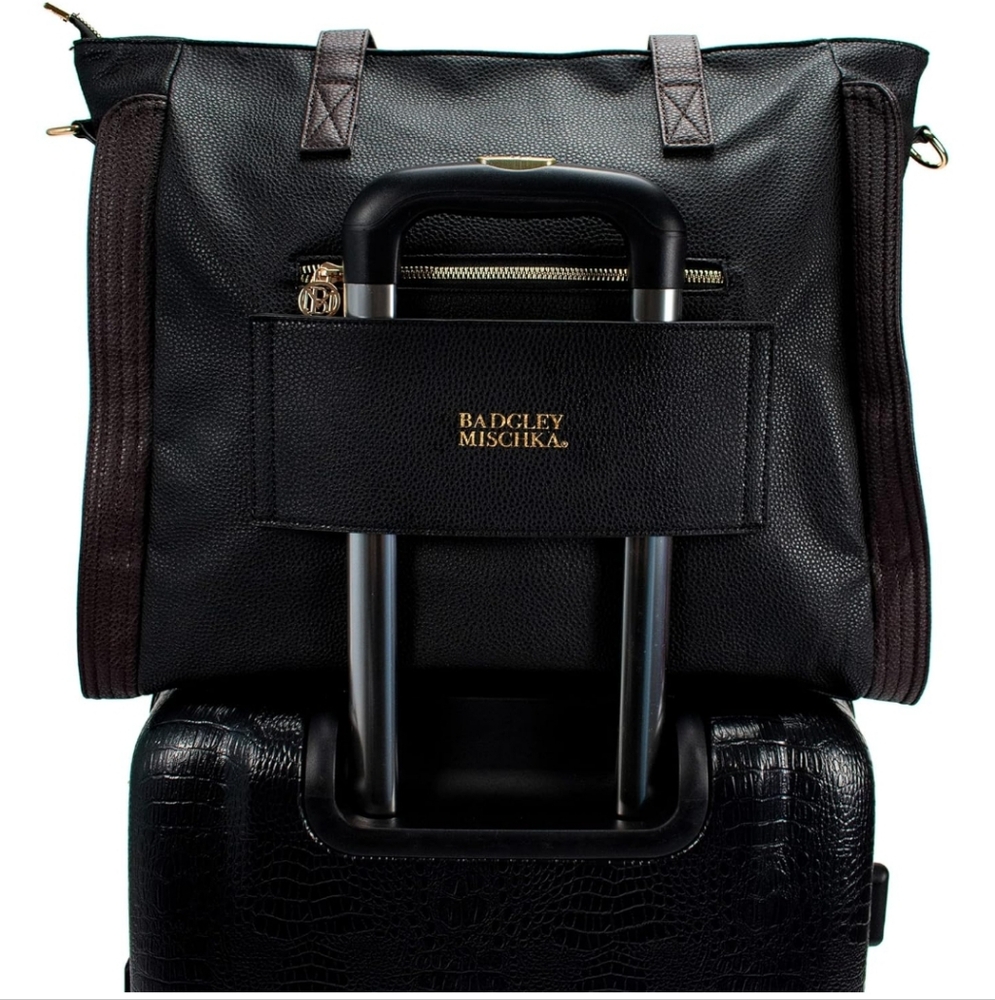 Badgley Mischka Black Vegan Leather Shoulder Bag - Picture 2 of 8